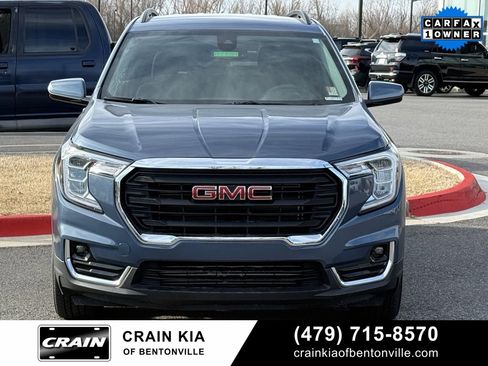 Used 2024 GMC Terrain SLE w/ Driver Convenience Package image 2