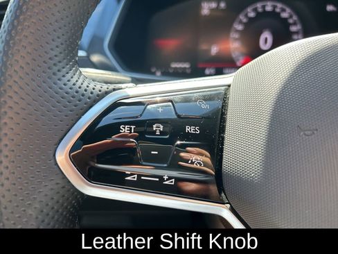 Certified 2024 Volkswagen Tiguan SE R-Line image 21