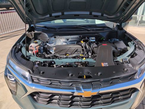 Used 2026 Chevrolet Trax LS FWD image 21