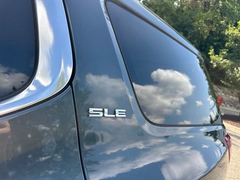 Used 2019 GMC Acadia SLE FWD image 21