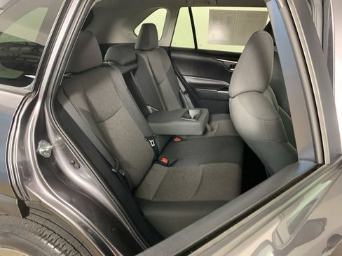 Used 2024 Toyota RAV4 XLE AWD/4WD image 34