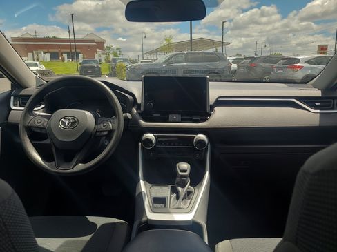 Certified 2023 Toyota RAV4 LE AWD/4WD image 18
