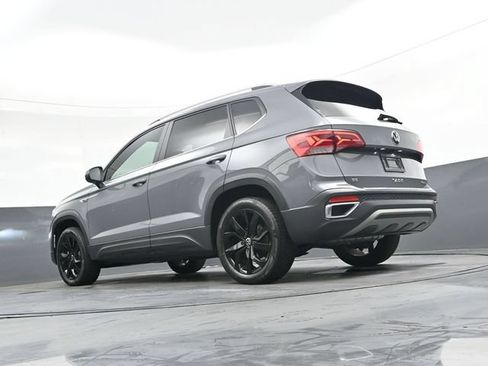 Used 2023 Volkswagen Taos SE w/ Panoramic Sunroof Package AWD/4WD image 34