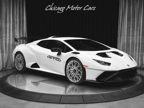 Used 2023 Lamborghini Huracan STO RWD image 5