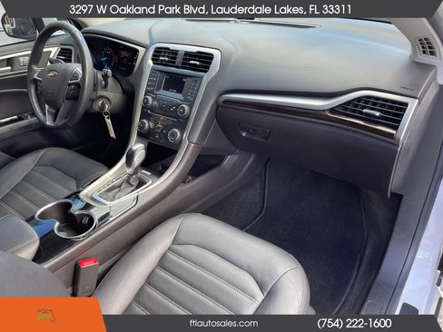 Used 2015 Ford Fusion SE w/ Equipment Group 202A AWD/4WD image 36