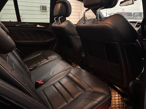 Used 2015 Mercedes-Benz ML 63 AMG 4MATIC image 32