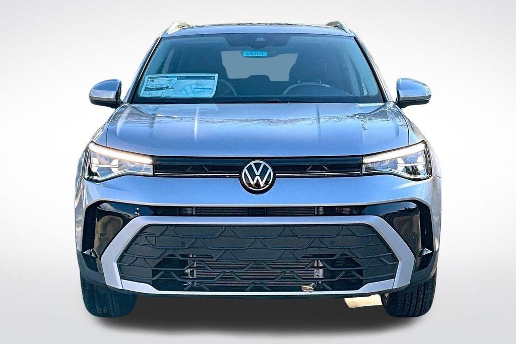 New 2026 Volkswagen Taos SE AWD/4WD image 2