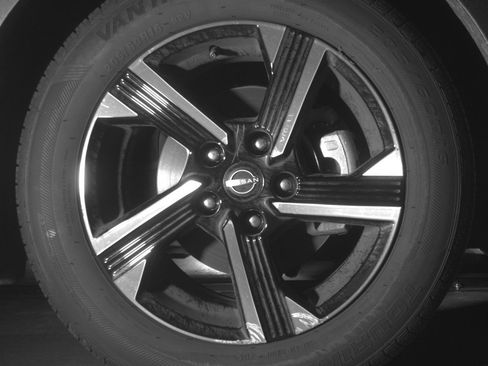 Used 2025 Nissan Sentra SV image 13