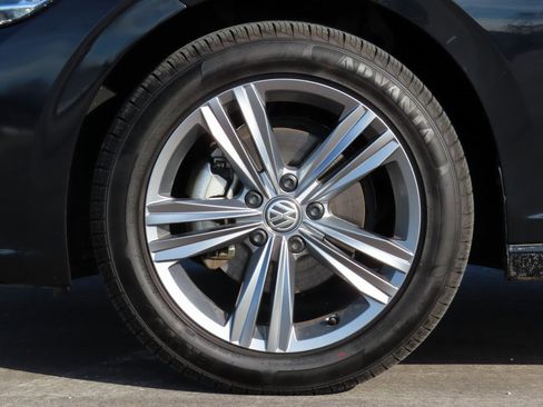 Used 2024 Volkswagen Jetta SE image 11