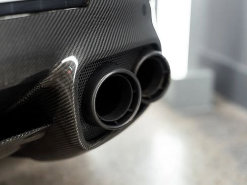 Used 2015 Ferrari F12 Berlinetta image 31