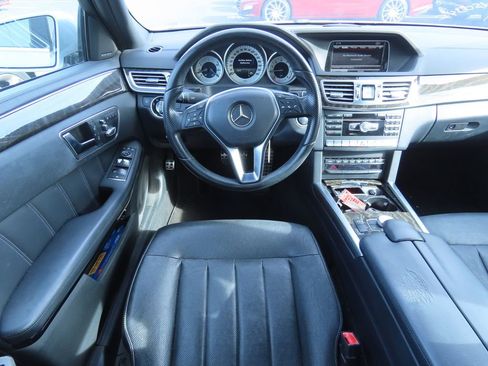 Used 2015 Mercedes-Benz E 400 Sedan image 5
