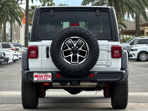 Used 2025 Jeep Wrangler Unlimited Rubicon image 5