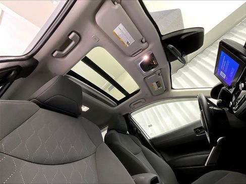 Used 2023 Toyota Corolla Cross LE w/ Moonroof Package AWD/4WD image 22