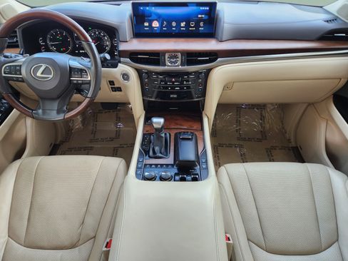 Used 2016 Lexus LX 570 4WD w/ Luxury Package image 24