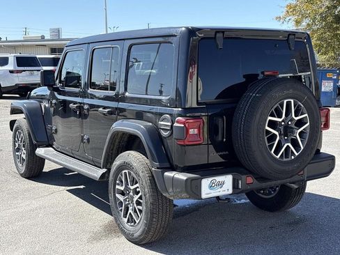 New 2026 Jeep Wrangler Unlimited Sahara AWD/4WD image 3
