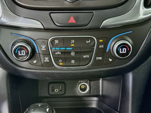 Used 2018 Chevrolet Equinox LT w/ Sun & Infotainment Package AWD/4WD image 15
