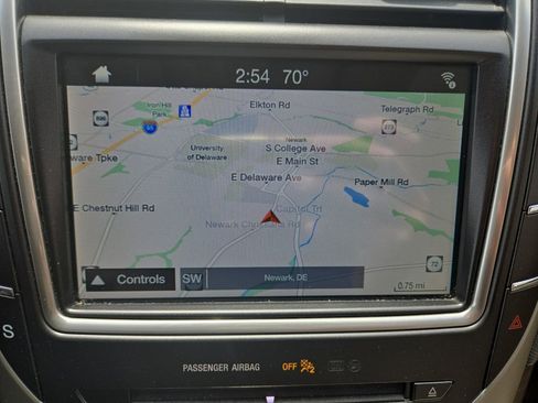 Used 2019 Lincoln Nautilus Select AWD/4WD image 19