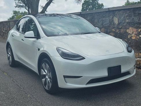 Used 2023 Tesla Model Y Long Range AWD/4WD image 12