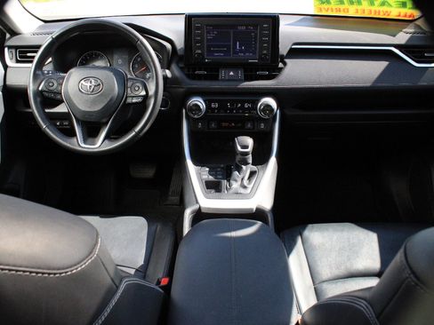Used 2021 Toyota RAV4 XLE Premium AWD/4WD image 19