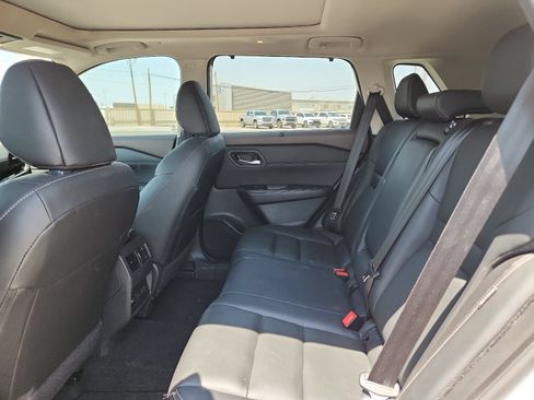 Used 2023 Nissan Rogue SL w/ SL Premium Package FWD image 8