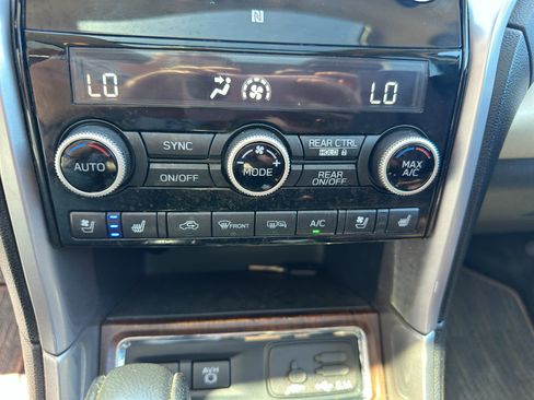 Used 2022 Subaru Ascent Touring AWD/4WD image 21