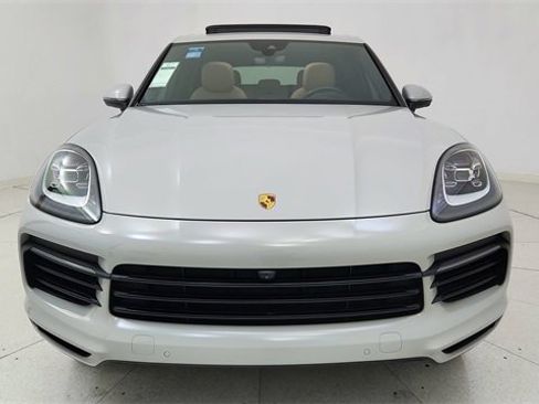 Used 2022 Porsche Cayenne image 2