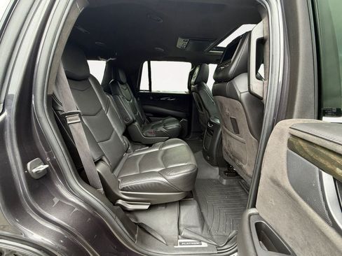 Used 2018 Cadillac Escalade Platinum AWD/4WD image 23