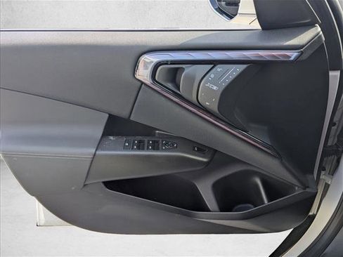 Certified 2025 BMW X3 xDrive30i w/ Convenience Package image 9