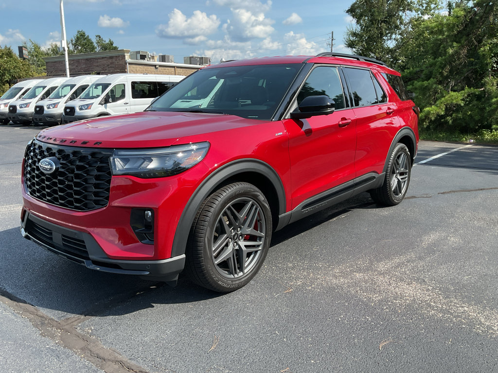 New 2026 Ford Explorer ST-Line w/ ST-Line Street Pack RWD image 3