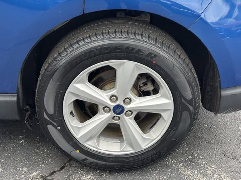 Used 2020 Ford Edge SE image 15