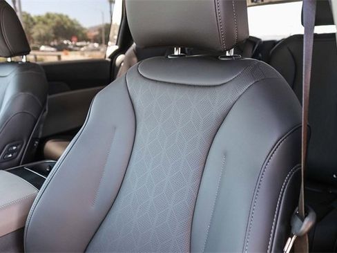 New 2026 Kia Carnival EX image 26