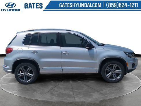 Used 2017 Volkswagen Tiguan Sport AWD/4WD image 3