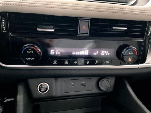 Used 2021 Nissan Rogue SV AWD/4WD image 25