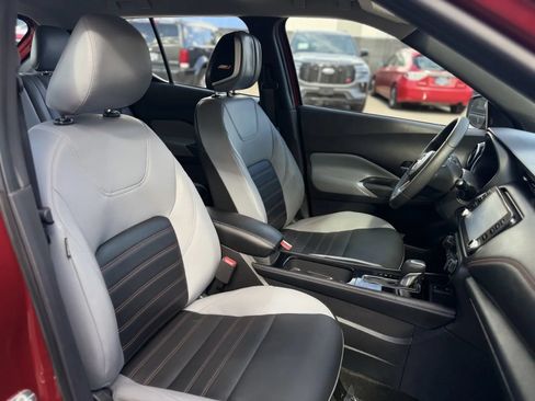 Used 2023 Nissan Kicks SR w/ SR Premium Package FWD image 20