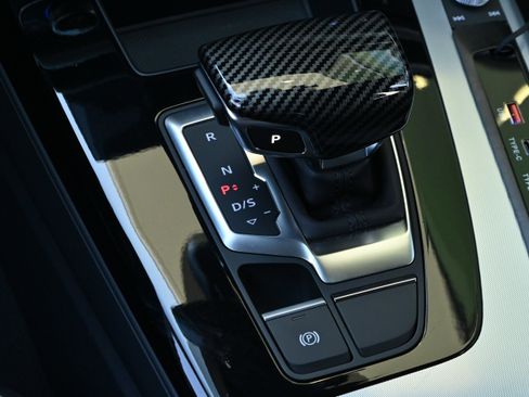 Used 2024 Audi Q5 2.0T Premium w/ Summer of Audi Package image 22