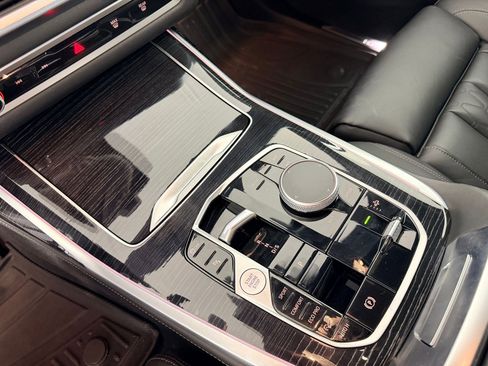 Certified 2025 BMW X7 M60i AWD/4WD image 20