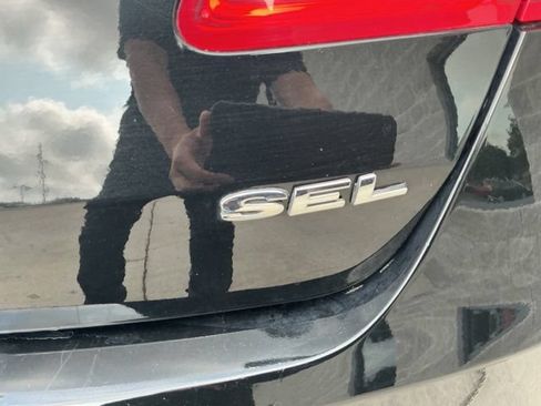 Used 2013 Ford Taurus SEL FWD image 31