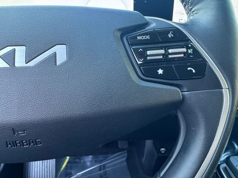 Used 2022 Kia EV6 Wind AWD/4WD image 32