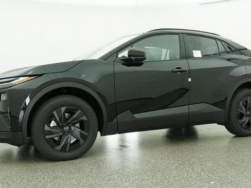 New 2026 Toyota C-HR AWD/4WD image 18