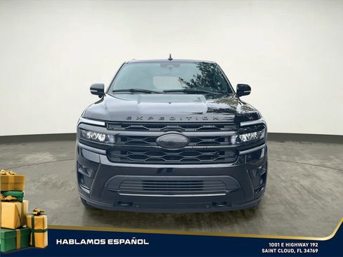 Used 2022 Ford Expedition Limited image 9
