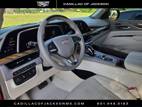 Certified 2022 Cadillac Escalade Premium Luxury Platinum AWD/4WD image 17