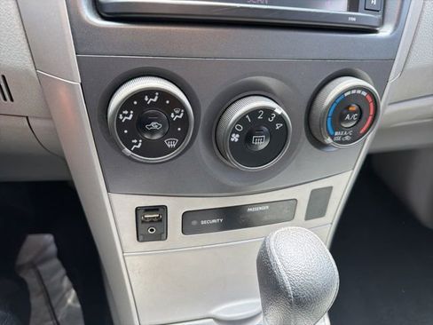 Used 2013 Toyota Corolla LE FWD image 21