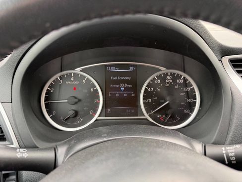 Used 2017 Nissan Sentra SV image 10