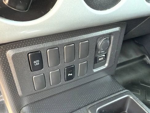 Used 2007 Toyota FJ Cruiser 2WD w/ Convenience Pkg image 18