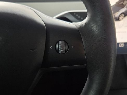 Used 2023 Tesla Model Y Long Range AWD/4WD image 12