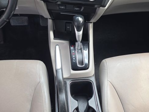 Used 2013 Honda Civic Hybrid Sedan image 17