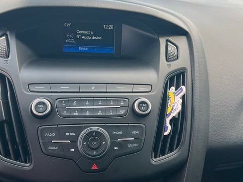 Used 2018 Ford Focus SE FWD image 7