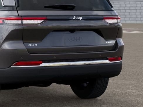 New 2025 Jeep Grand Cherokee Limited image 13