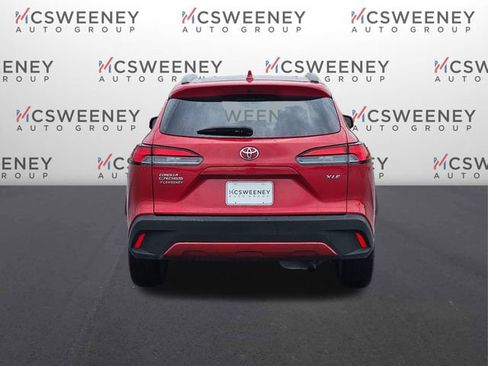 Used 2023 Toyota Corolla Cross XLE w/ Convenience Package FWD image 4