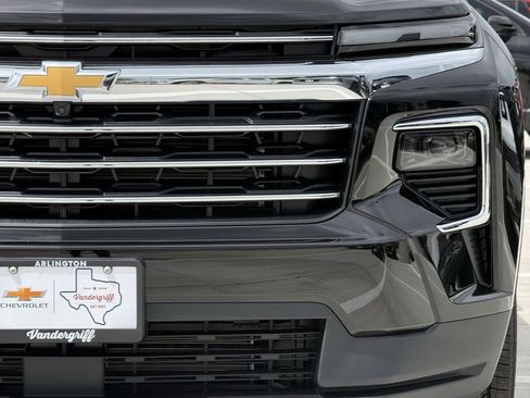 New 2026 Chevrolet Traverse LT w/ Driver Confidence Package FWD image 8